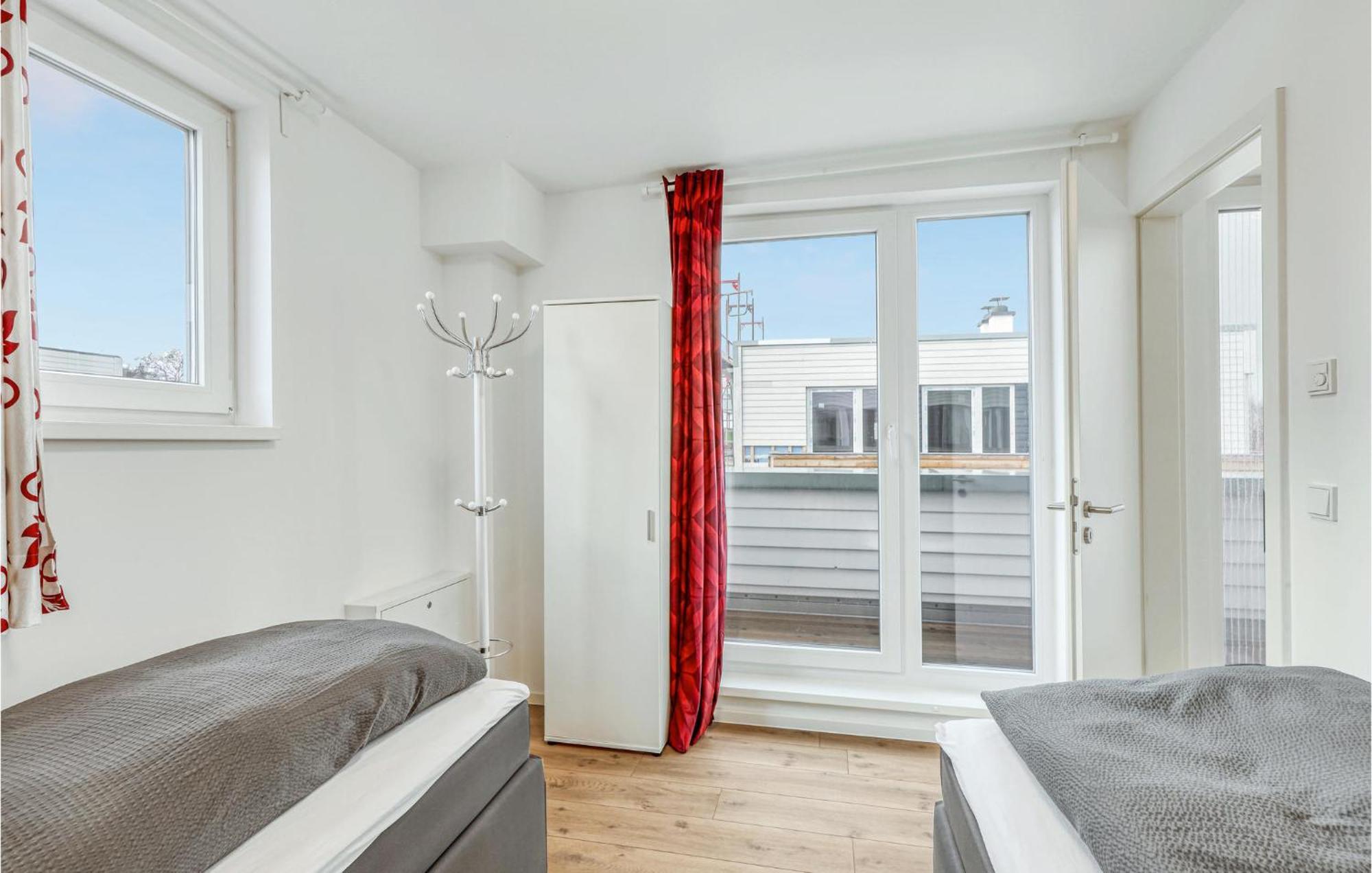 Nice Home In Tossens With Kitchen Eksteriør bilde
