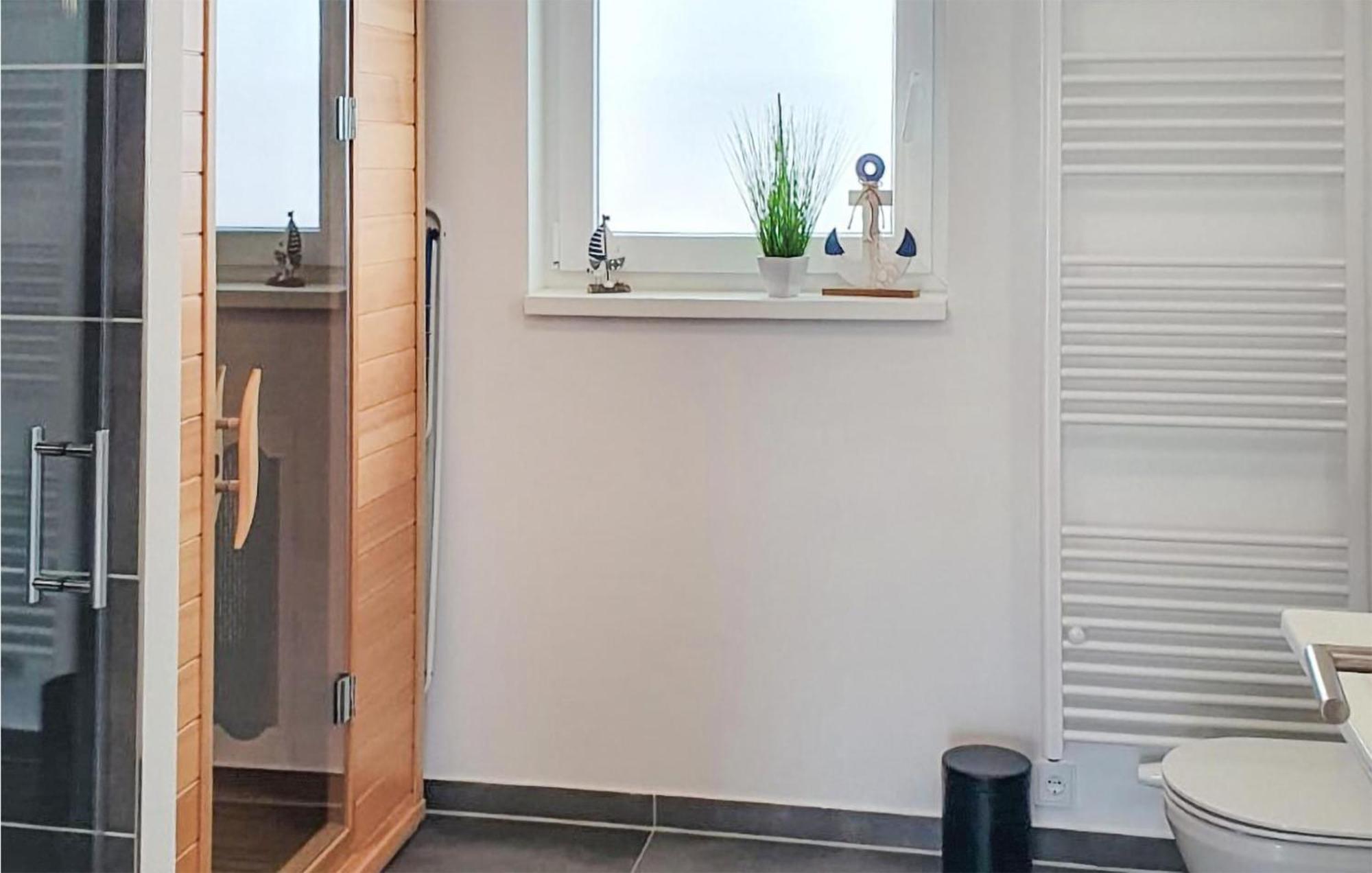 Nice Home In Tossens With Kitchen Eksteriør bilde